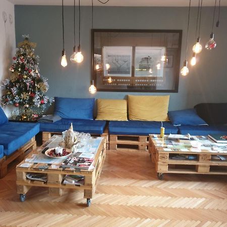 Nordic Hostel N-Box Skopje Exteriör bild
